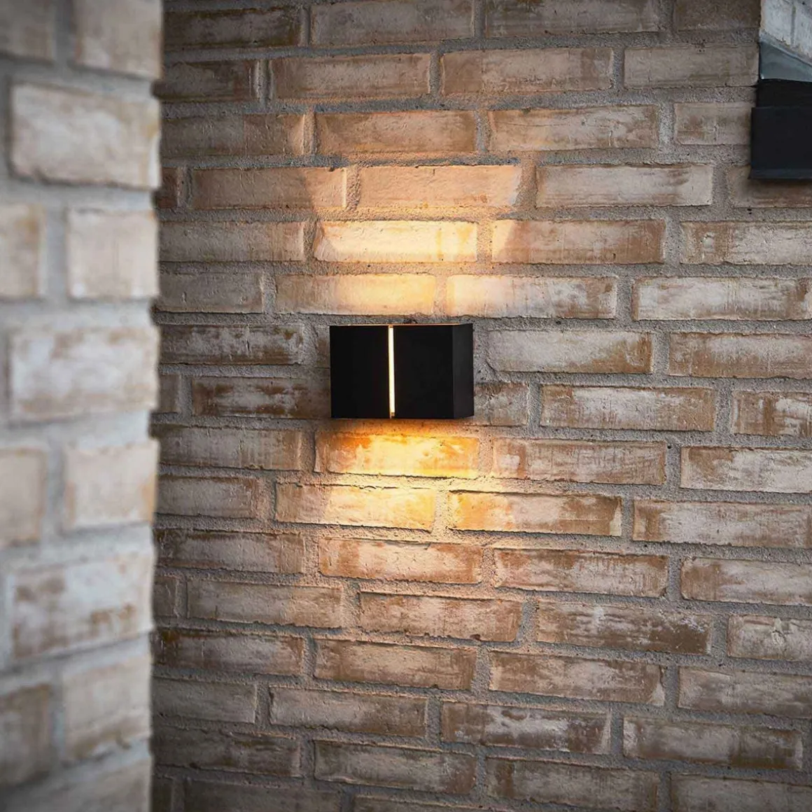 Ask vegglampe opp/ned utendørs 11W 2700K IP65 - Svart