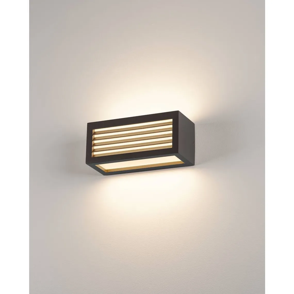 Box vegglampe utendørs 19W 3000 Kelvin IP54