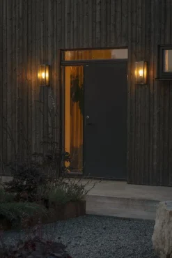 Carpi vegglampe utendørs IP44 - Svart/Klart glass