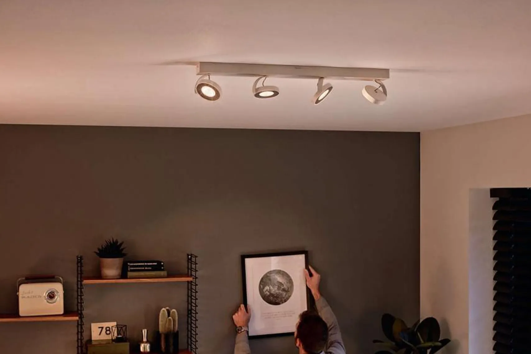 Clockwork myLiving spotskinne hvit warm glow