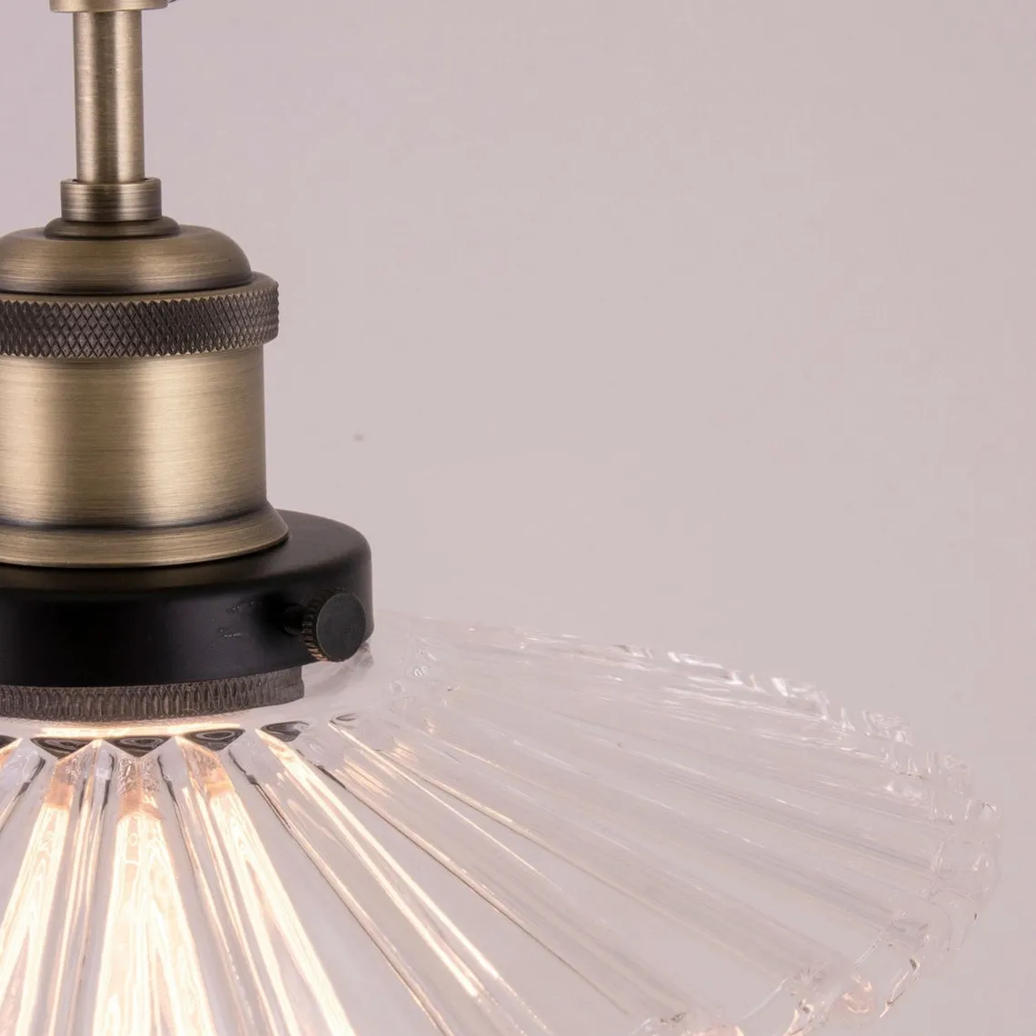 Cobbler taklampe 25 - Klar