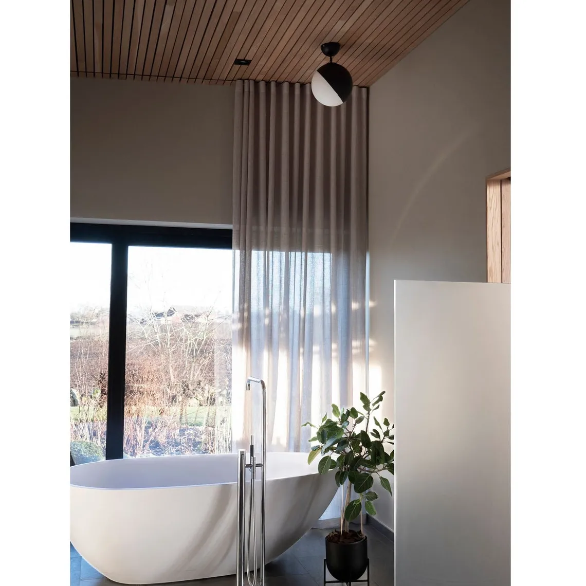 Contur Plafond - Svart/Hvit