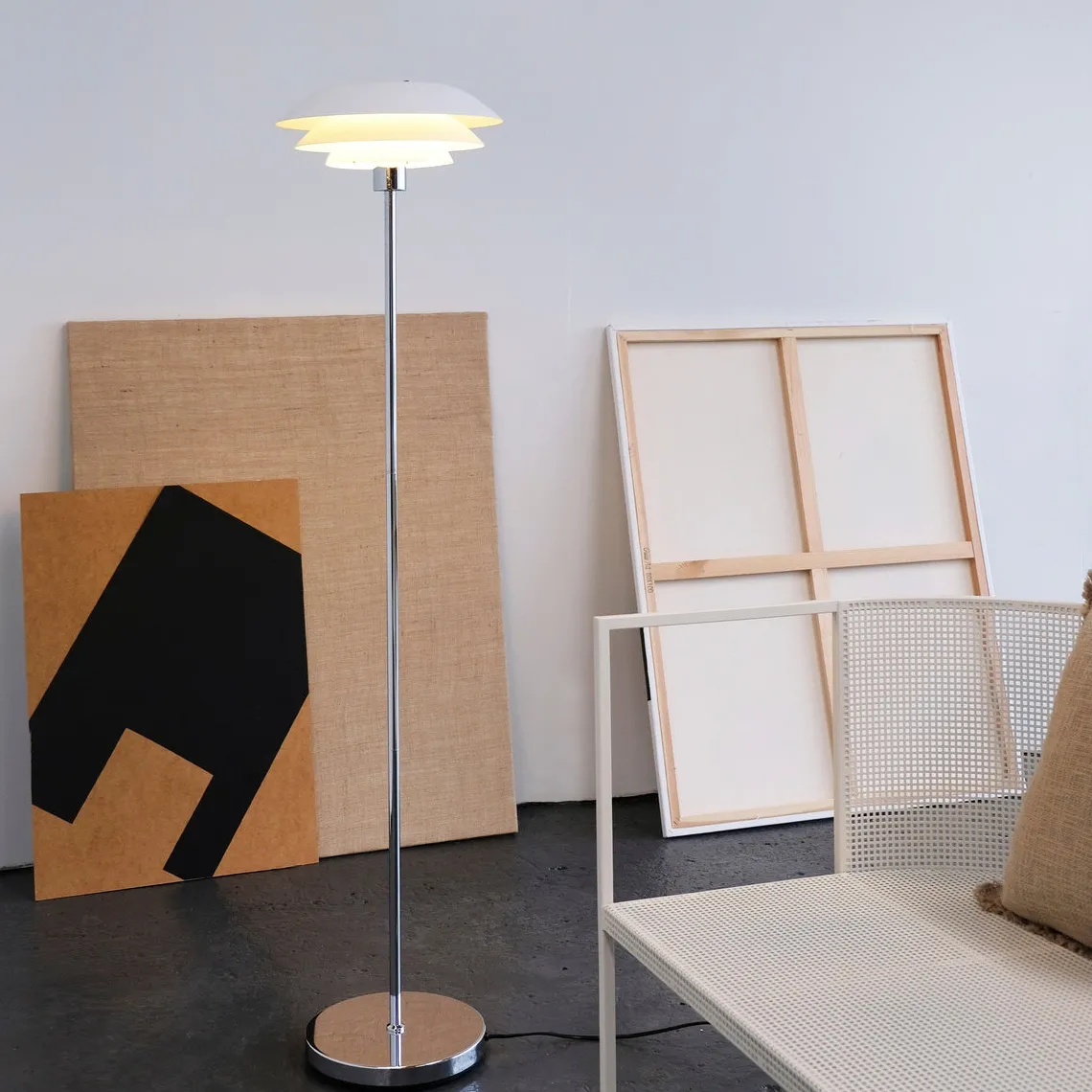 DL31 gulvlampe - Krom/Hvit