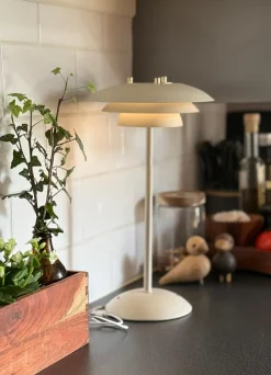 Epsilon oppladbar bordlampe