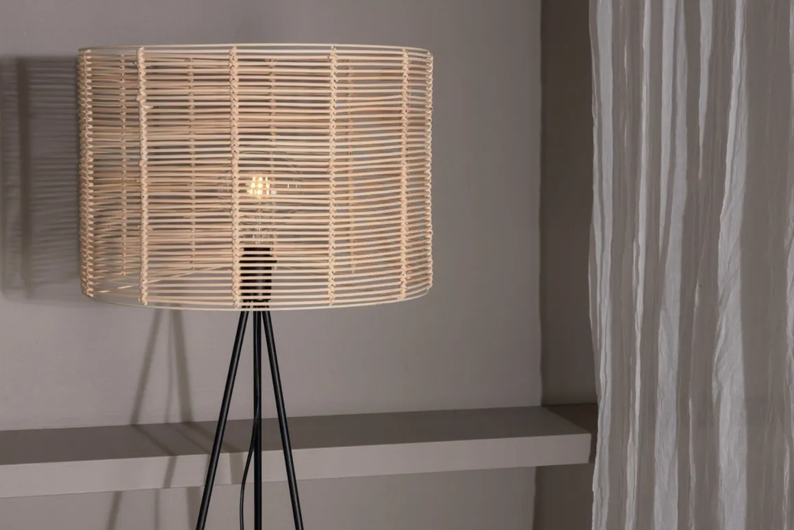 Fence gulvlampe 160 cm - Svart/Naturfarget