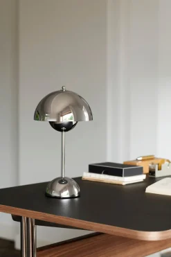 Flowerpot VP9 bærbar bordlampe