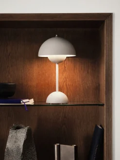 Flowerpot VP9 bærbar bordlampe