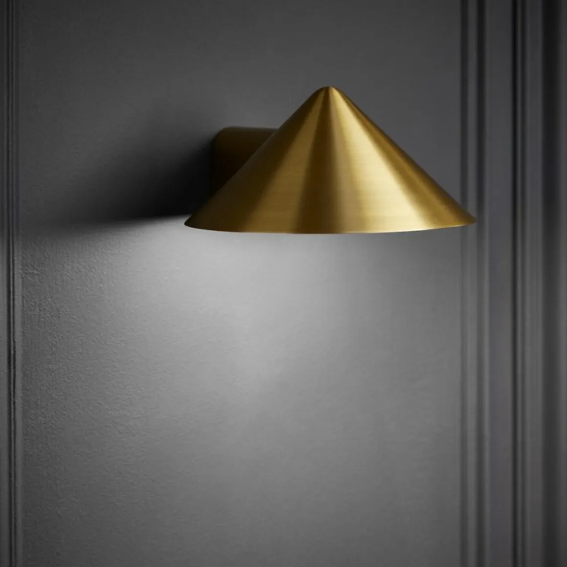 Grasp vegglampe