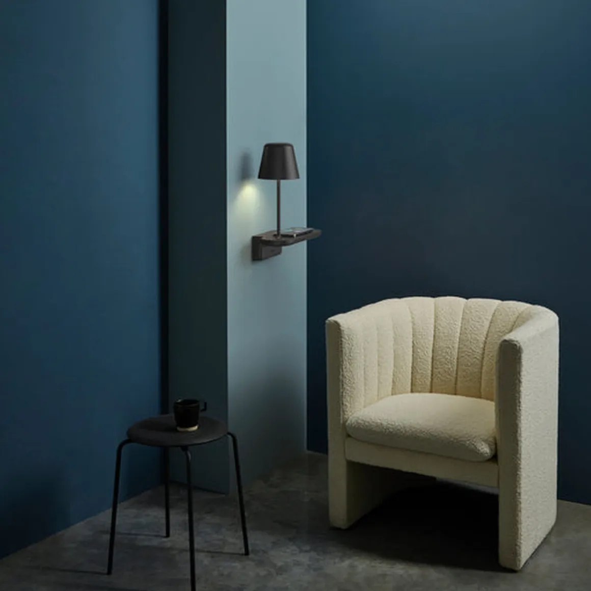Ito vegglampe med trådløs lader og USB