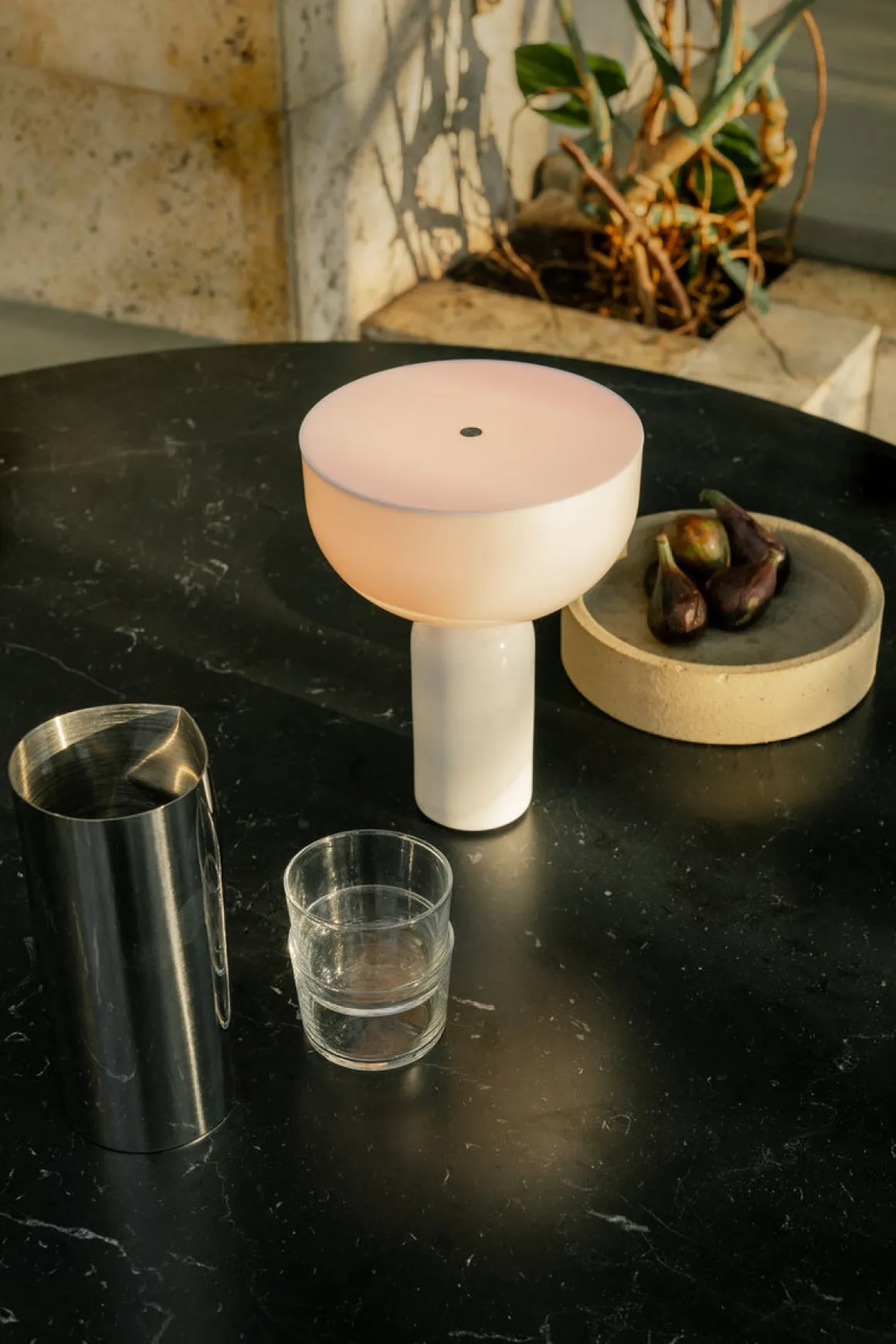 Kizu Portable bordlampe - Hvit marmor
