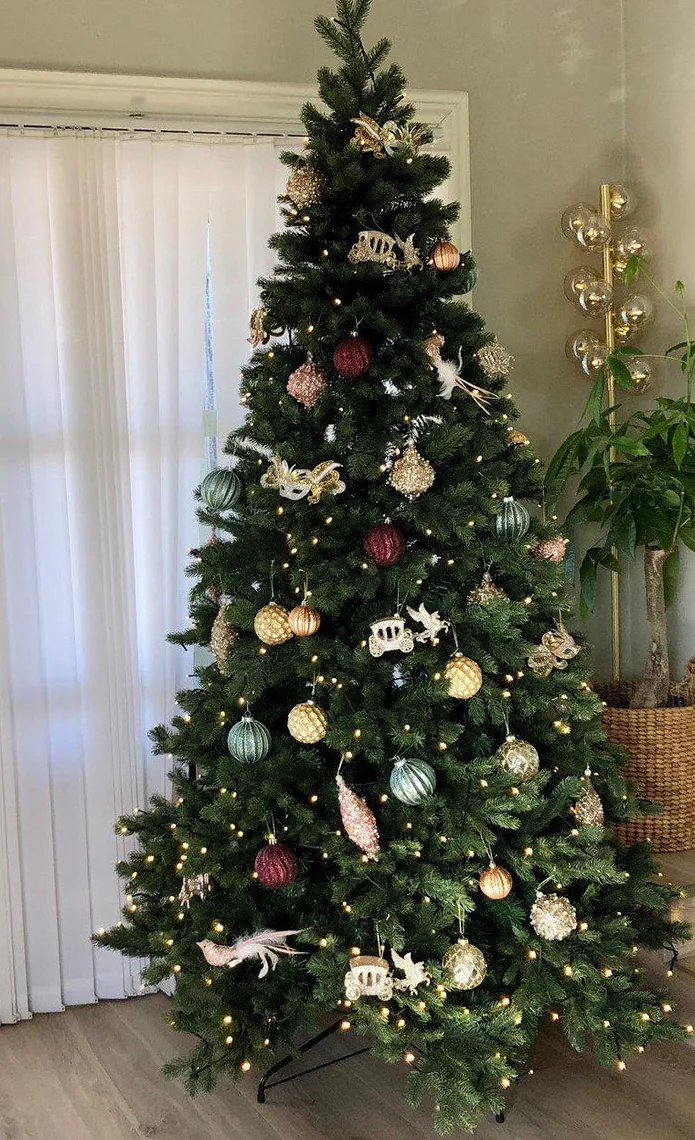Kunstig juletre 180 cm 40% PE og 60% PVC 300 LED varmhvit