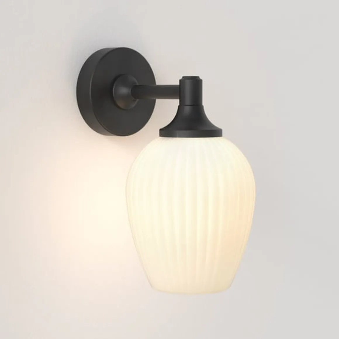 Liberty vegglampe for baderom IP44