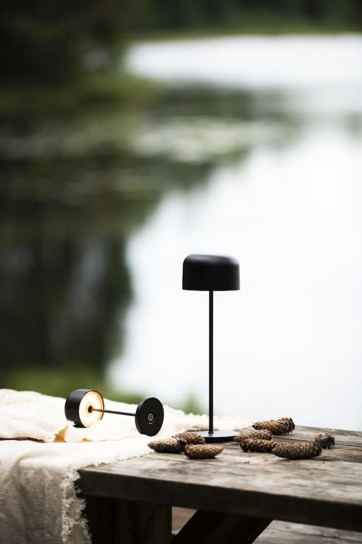 Lille mini bordlampe oppladbar utendørs IP54