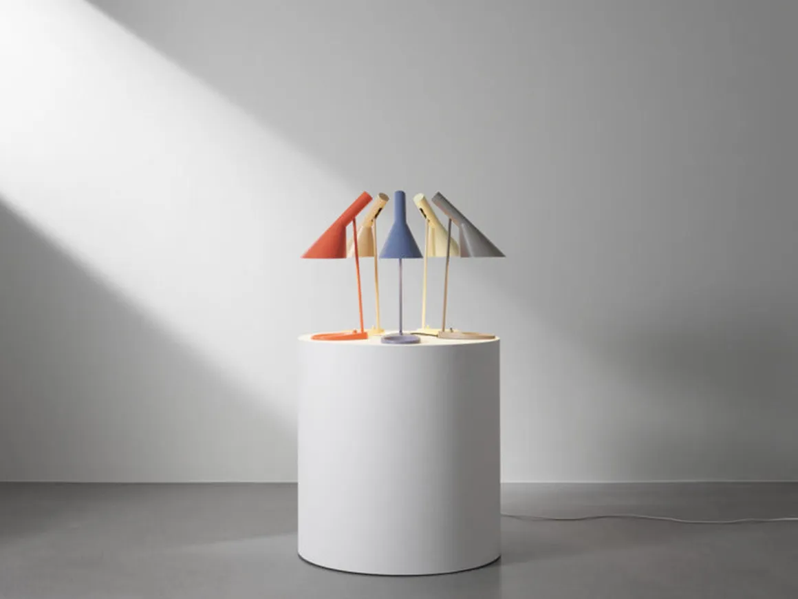 Louis Poulsen AJ bordlampe