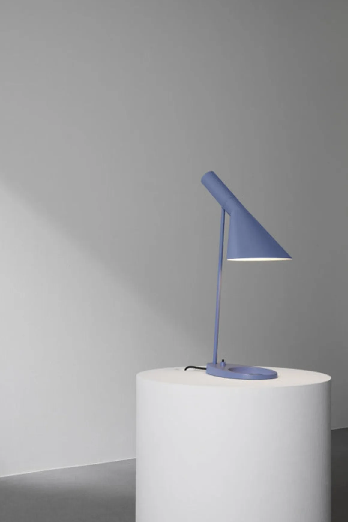 Louis Poulsen AJ bordlampe