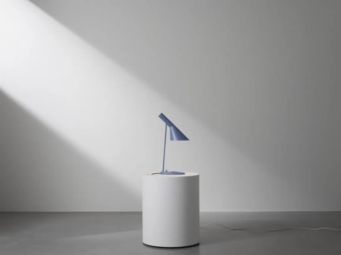 Louis Poulsen AJ bordlampe