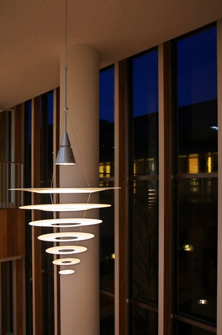 Louis Poulsen Enigma taklampe Ø82