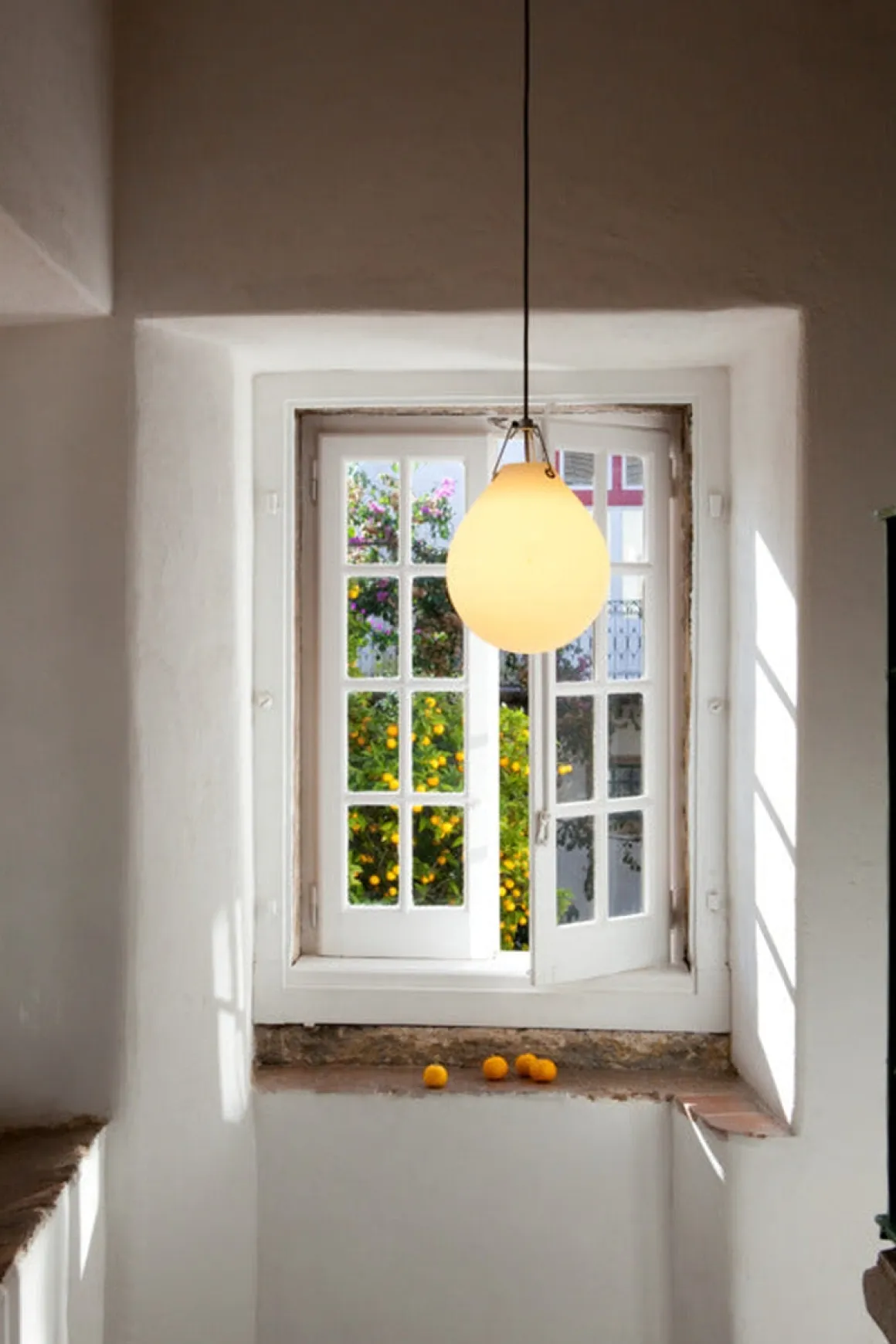 Louis Poulsen Moser taklampe Ø25 - Hvit - Hvit