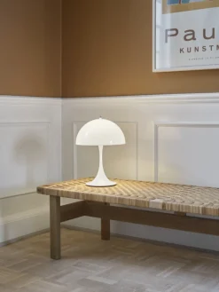 Louis Poulsen Panthella 250 Portable bordlampe