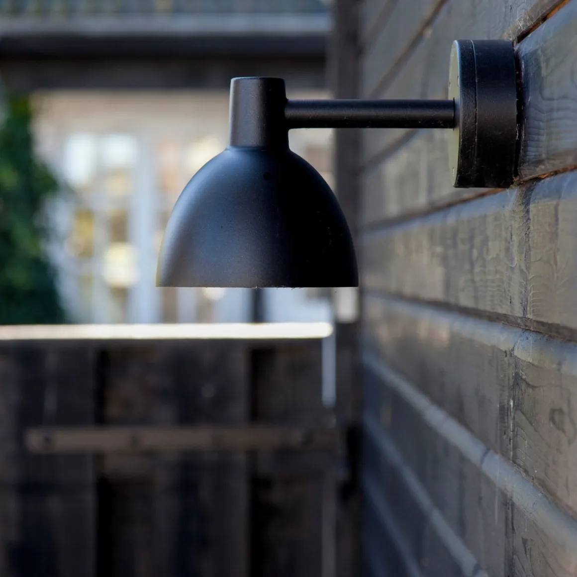 Louis Poulsen Toldbod utendørs vegglampe 15