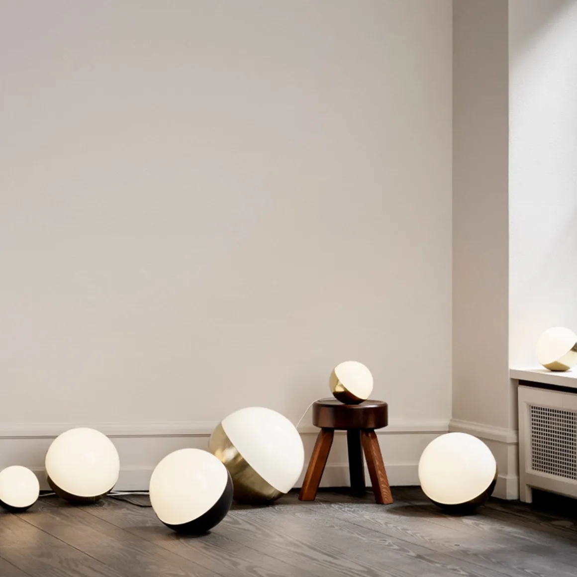 Louis Poulsen VL Studio 320 bord / gulv