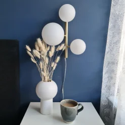 Molekyl vegglampe
