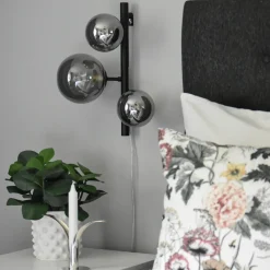 Molekyl vegglampe