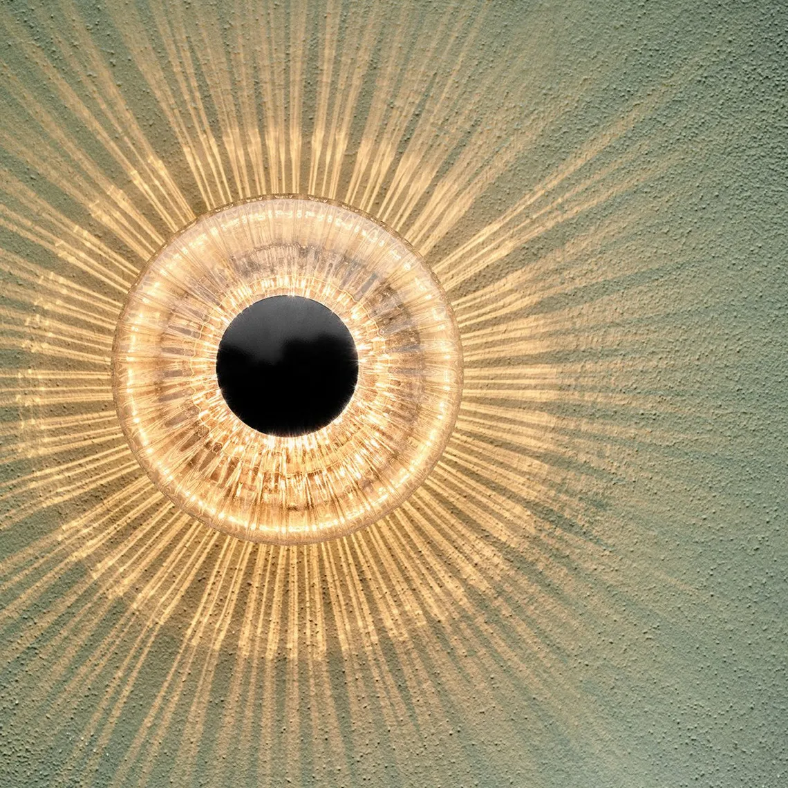 New Wave Optic vegg utendørs