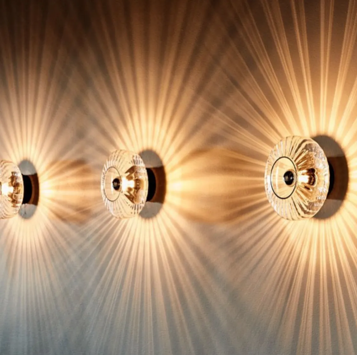 New Wave Optic 26 Wall Lamp - Klar
