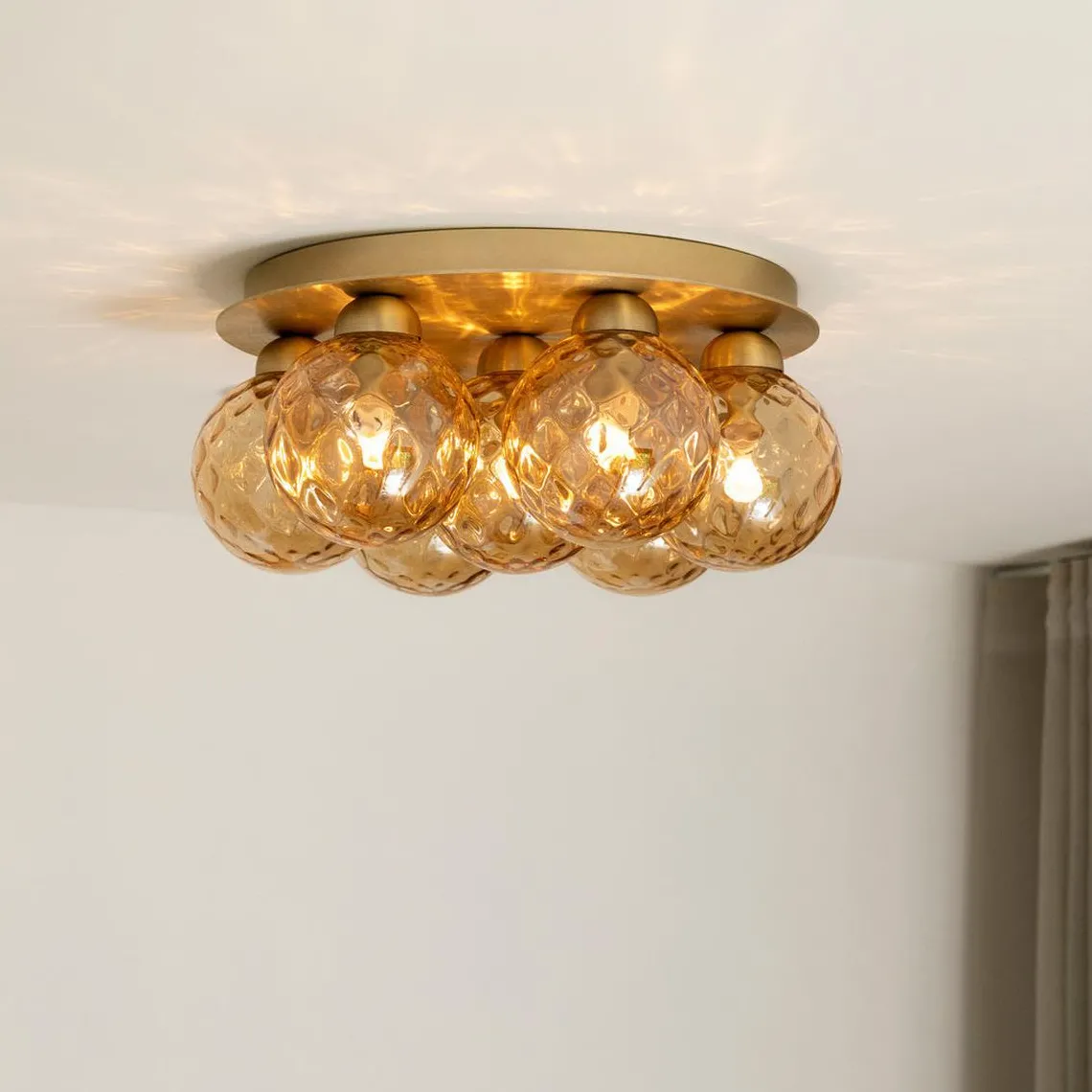 Nuura Apiales 7 plafond - børstet messing / optikk gull