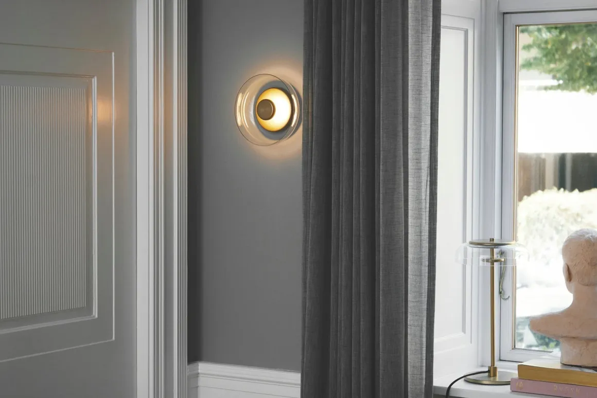 Nuura Blossi vegglampe/taklampe Klar