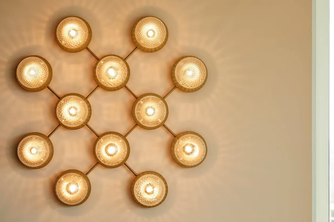 Nuura Liila 12 taklampe/vegglampe - optic