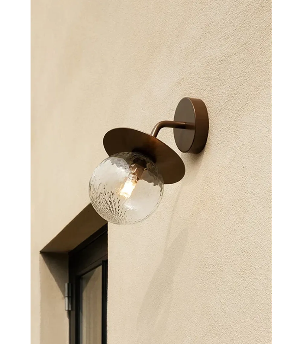 Nuura Liila utendørslampe - bronse/optikk