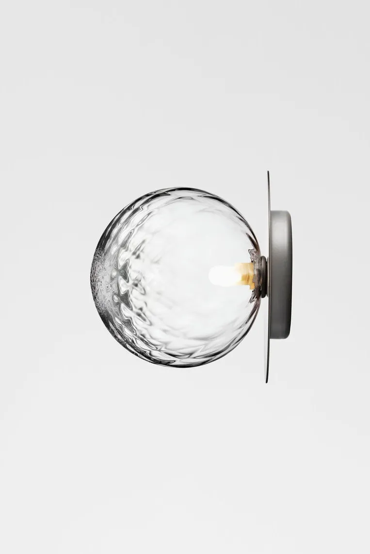 Nuura Liila 1 vegglampe/taklampe - large - light silver/optic glass
