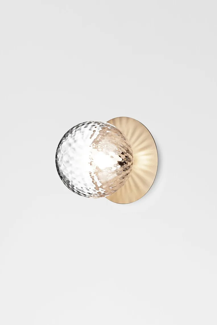 Nuura Liila 1 vegglampe/taklampe - medium - nordic gold / optikk