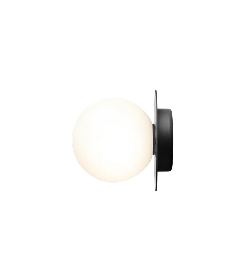 Nuura Liila 1 vegglampe/taklampe - medium - svart / opal glass