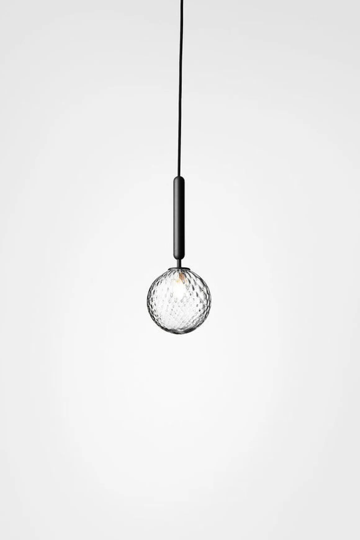 Nuura Miira 1 svart/optikk