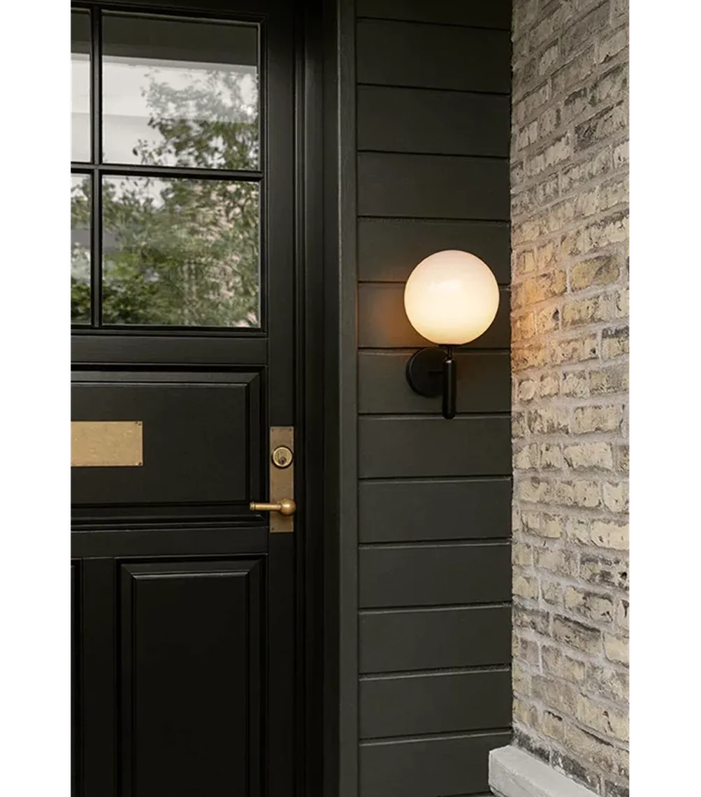 Nuura Miira utendørslampe - svart / opal