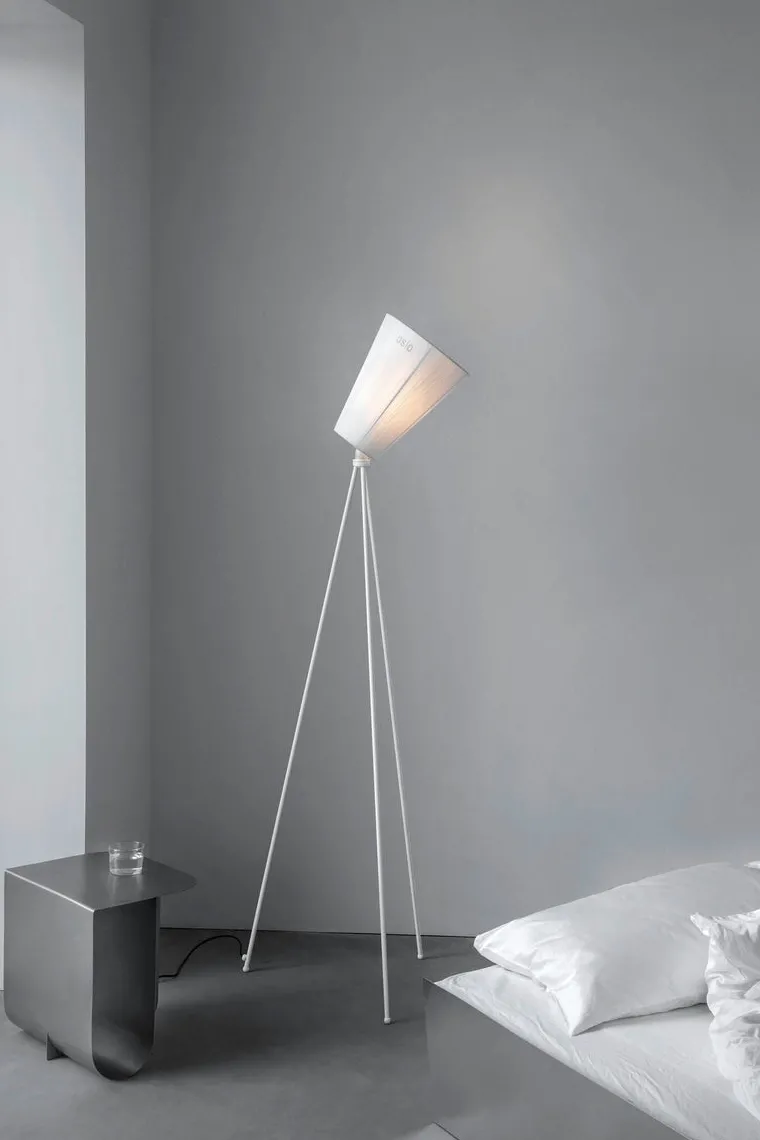 Oslo Wood gulvlampe hvit med skjerm