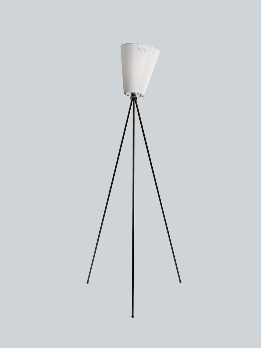 Oslo Wood gulvlampe svart med skjerm