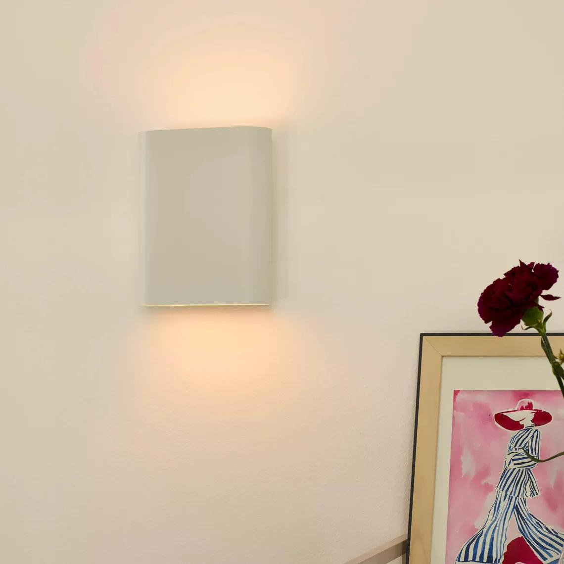 Ovalis vegglampe opp/ned