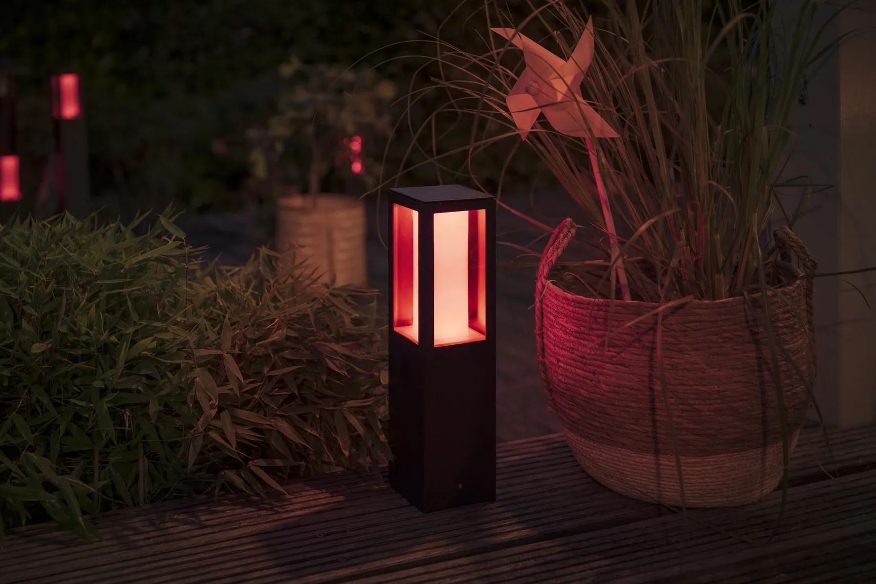 Philips Hue Impress pullert white ambiance & color luminaires