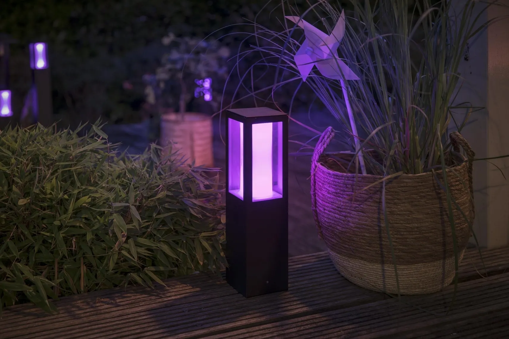 Philips Hue Impress pullert white ambiance & color luminaires