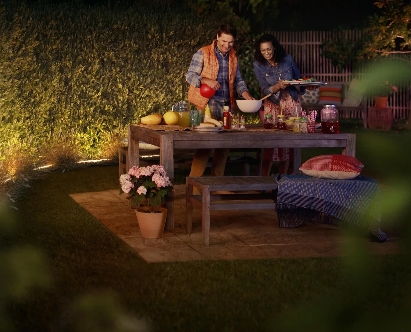 Philips Hue LED strip Outdoor 5 meter - White og farget stemning