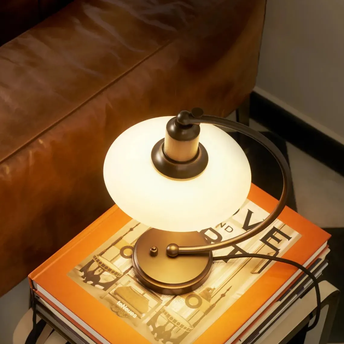 PH 2/2 Luna aged brass opal bordlampe
