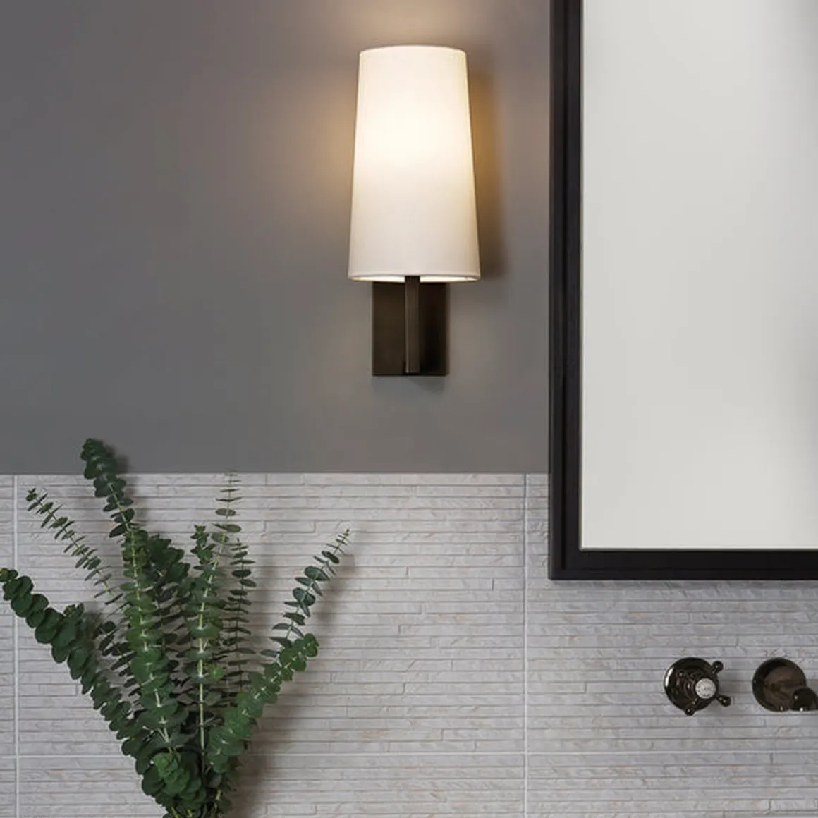 Riva 350 vegglampe baderom IP44 med glass skjerm
