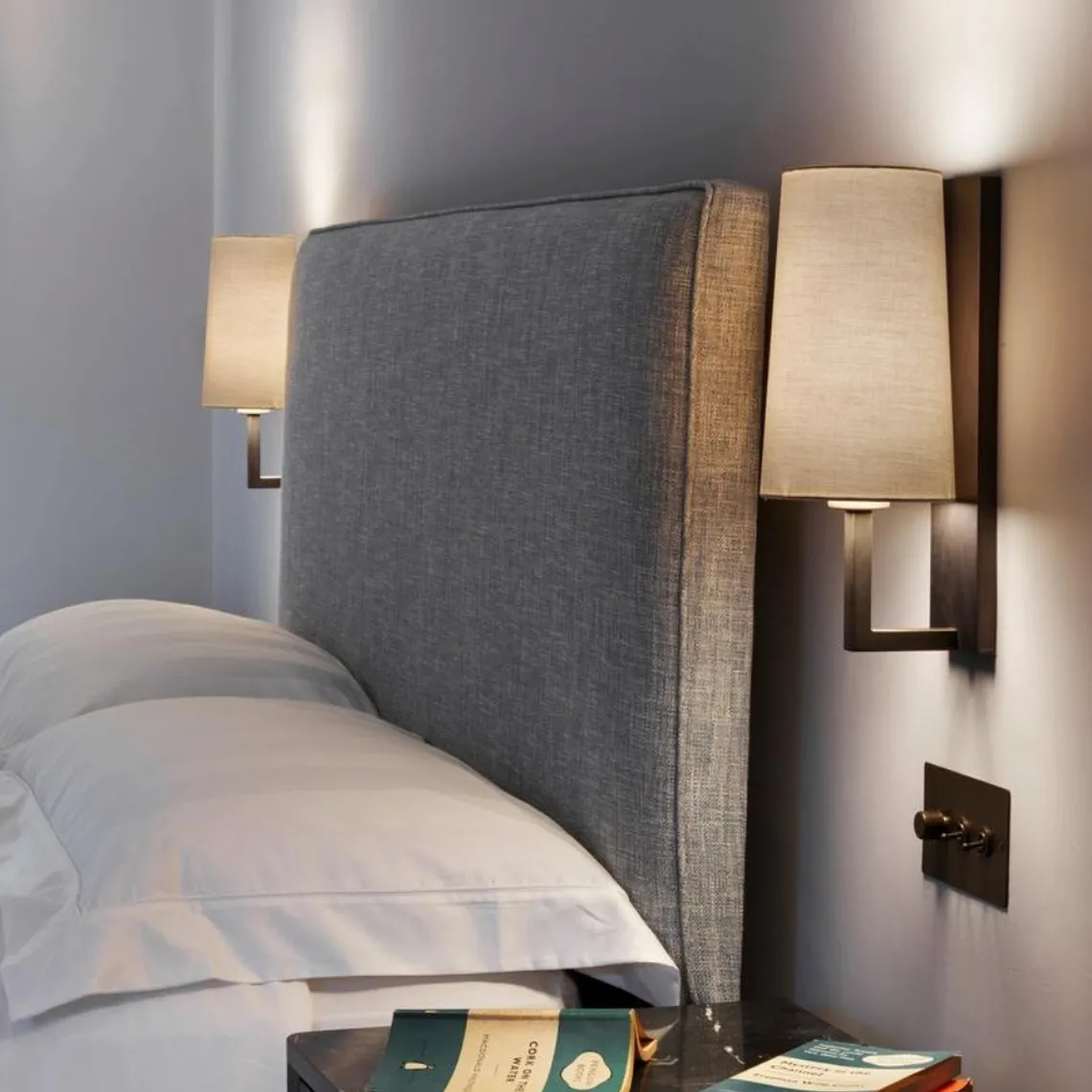 Riva 350 vegglampe med stoffskjerm