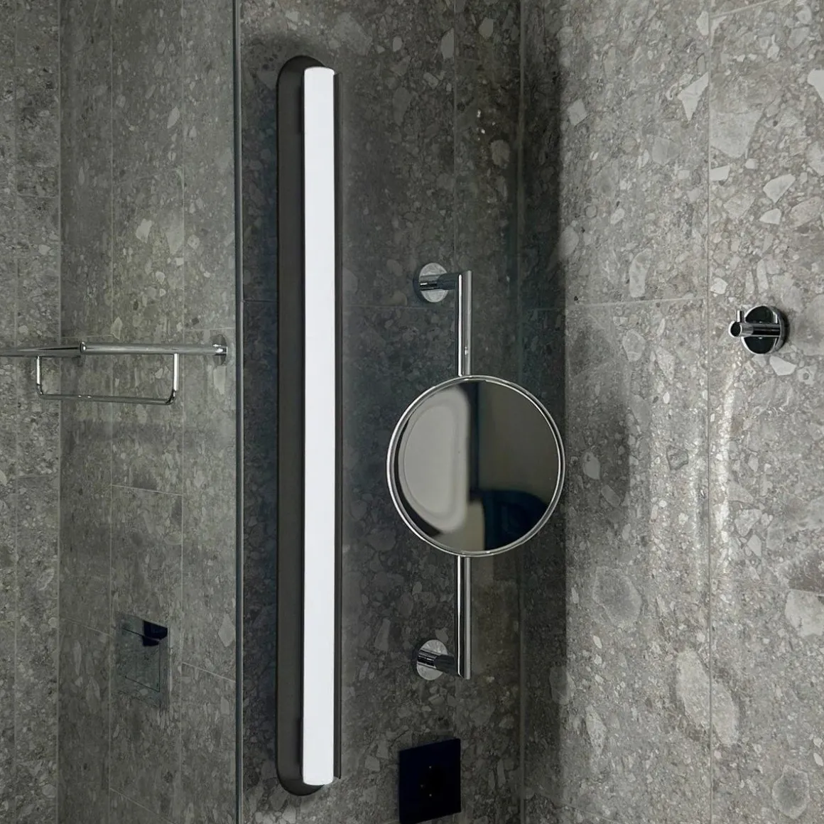 Royale vegglampe for baderom 60 cm 8W 3000 Kelvin - Dimbar