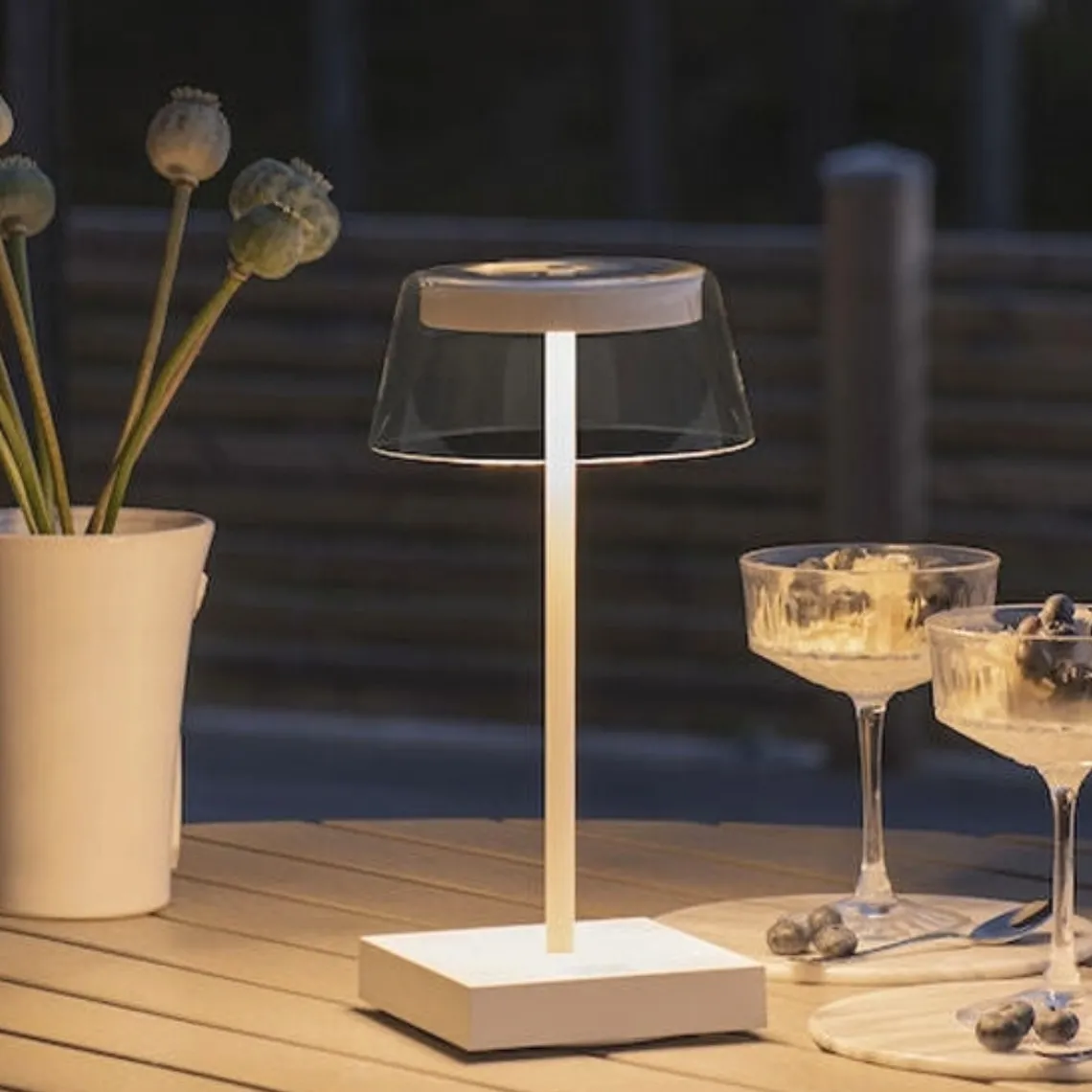 Scilla bordlampe 27 cm IP54 oppladbar USB - Hvit