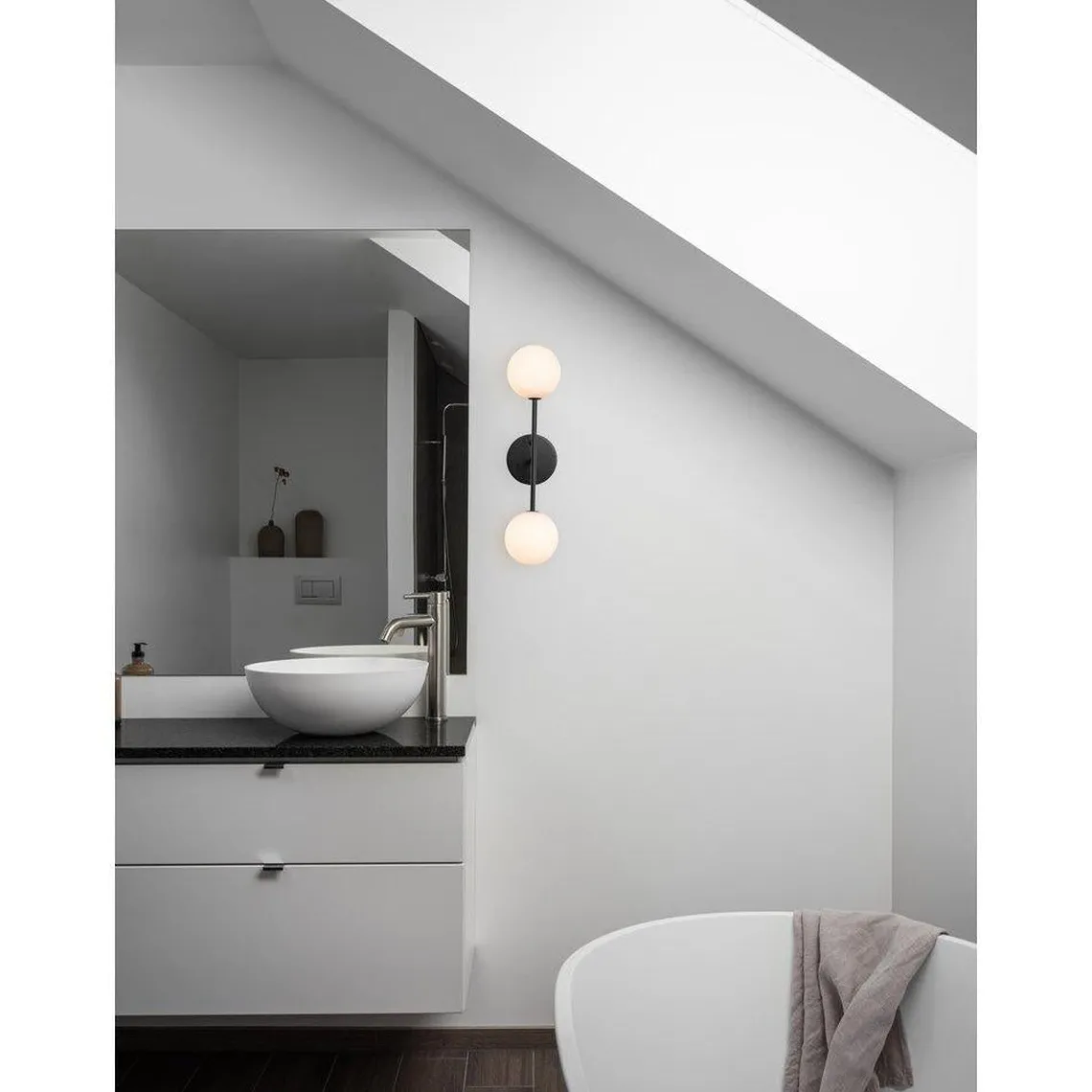 Sigma vegglampe dobbel IP23 - Svart/Opal